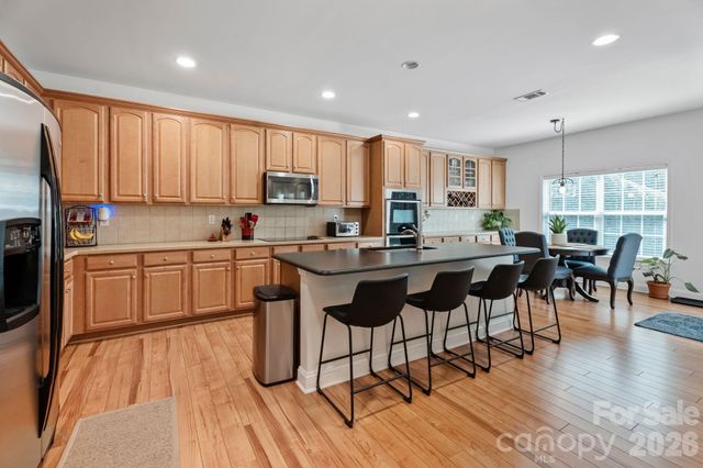 9509 Seamill Road, Charlotte, NC 28278