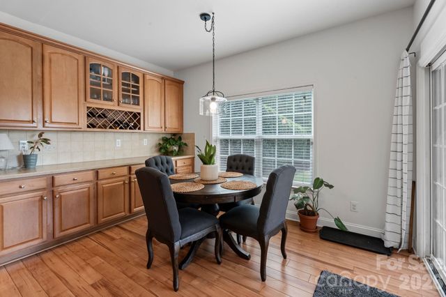 9509 Seamill Road, Charlotte, NC 28278