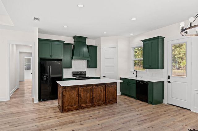 1370 County Road 1660, Alba, TX 75410