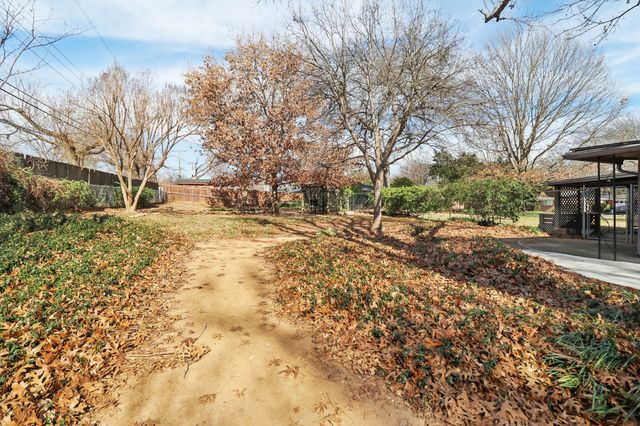 115 N Wisteria Street, Mansfield, TX 76063