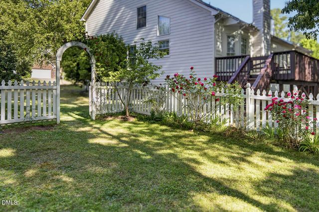 206 Windhover Drive, Chapel Hill, NC 27514