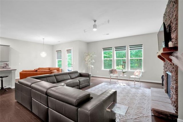 3855 Tamberly Way, Kennesaw, GA 30152