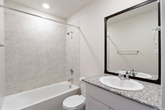 3362 Stoney Knl, San Antonio, TX 78245