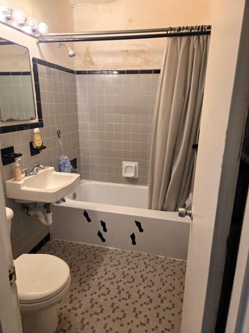 1060 W 26th Court, Riviera Beach, FL 33404