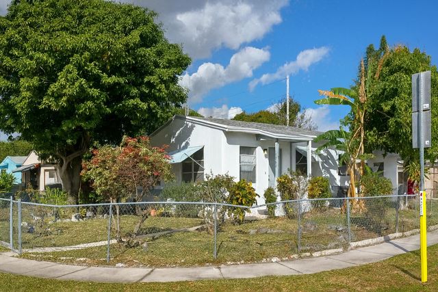 1060 W 26th Court, Riviera Beach, FL 33404