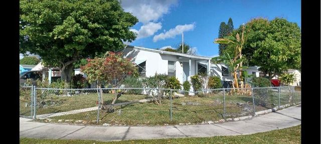1060 W 26th Court, Riviera Beach, FL 33404