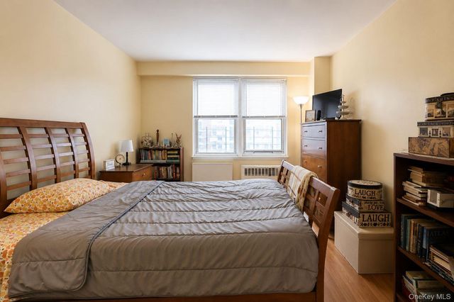 4310 Kissena Boulevard 6B, Flushing, NY 11355