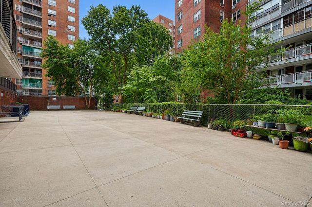 4310 Kissena Boulevard 6B, Flushing, NY 11355