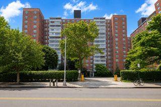 4310 Kissena Boulevard 6B, Flushing, NY 11355