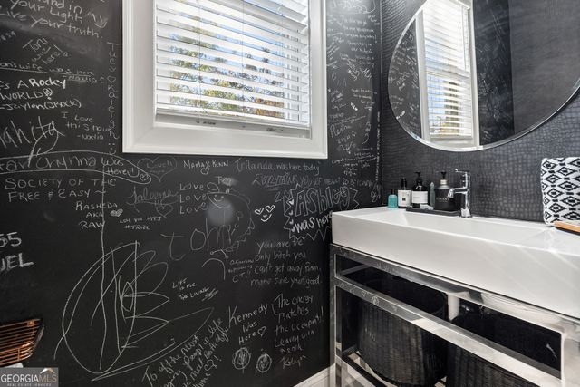 1002 Towneship Way, Roswell, GA 30075