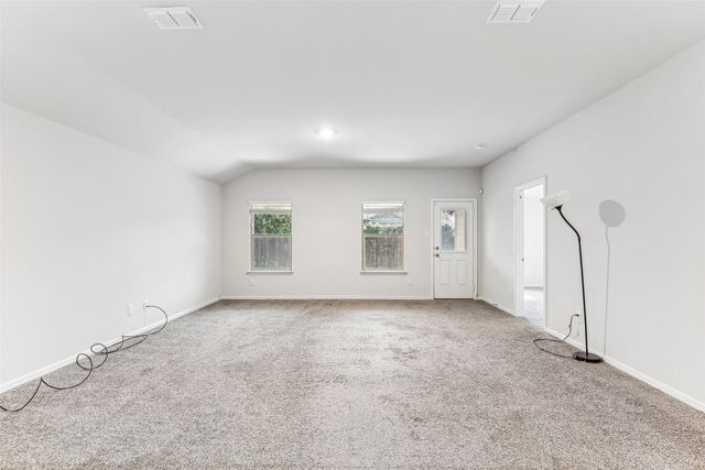 714 Wolf Creek Drive, Cleburne, TX 76033