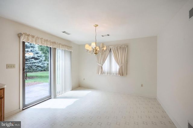 1118 ROOSEVELT CT, Hanover, PA 17331