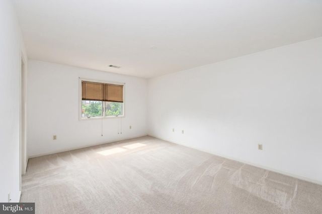 1118 ROOSEVELT CT, Hanover, PA 17331