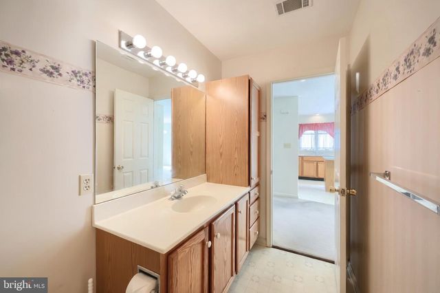 1118 ROOSEVELT CT, Hanover, PA 17331