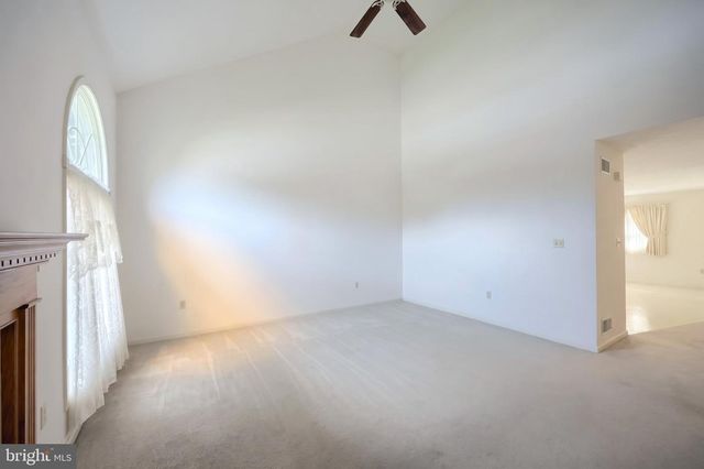 1118 ROOSEVELT CT, Hanover, PA 17331
