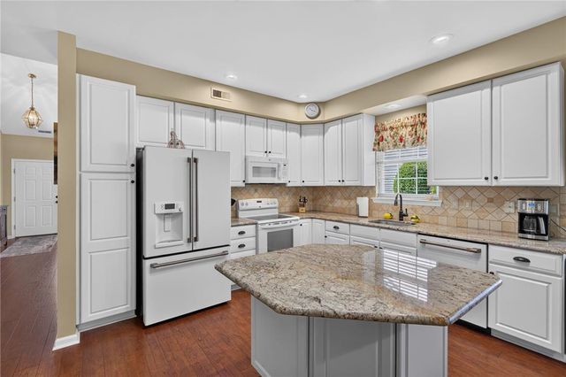 6616 Blue Heather Court, Lower Macungie Twp, PA 18062
