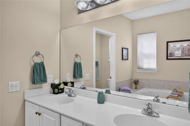 6616 Blue Heather Court, Lower Macungie Twp, PA 18062
