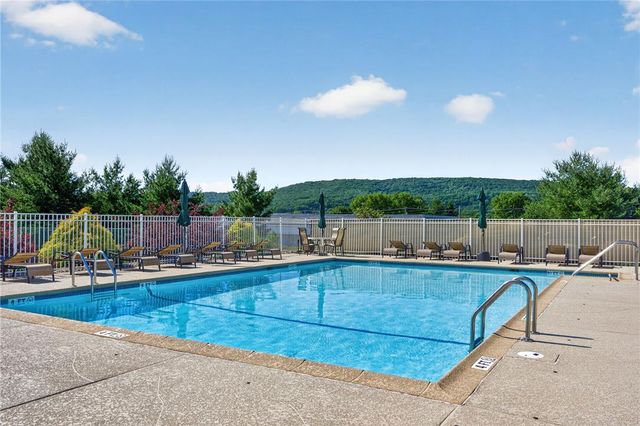 6616 Blue Heather Court, Lower Macungie Twp, PA 18062