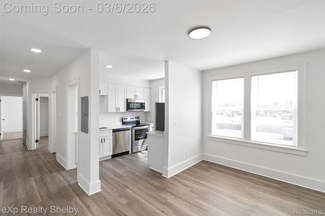 259 W 9 MILE Road 104, Ferndale, MI 48220