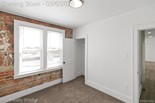 259 W 9 MILE Road 104, Ferndale, MI 48220