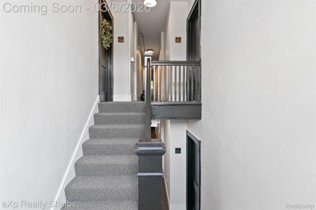 259 W 9 MILE Road 104, Ferndale, MI 48220