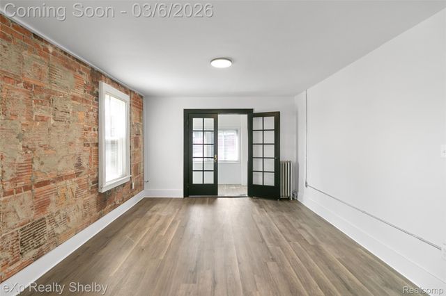 259 W 9 MILE Road 104, Ferndale, MI 48220