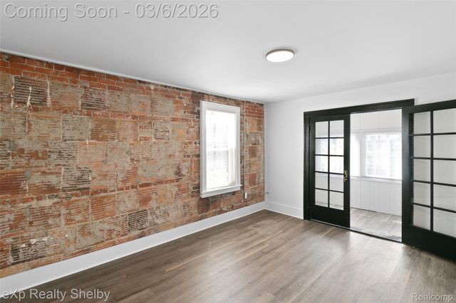 259 W 9 MILE Road 104, Ferndale, MI 48220