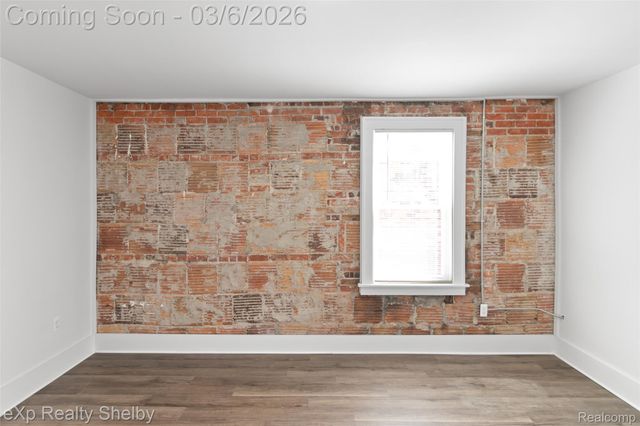 259 W 9 MILE Road 104, Ferndale, MI 48220