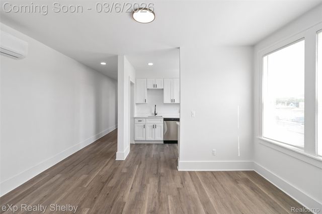 259 W 9 MILE Road 104, Ferndale, MI 48220