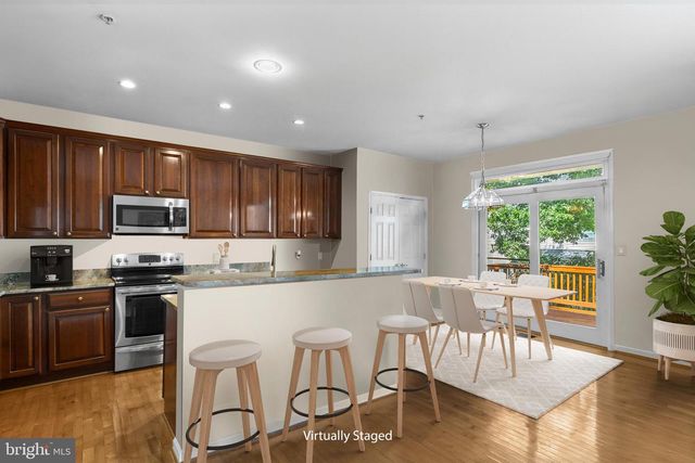 46134 BRISBANE SQ, Potomac Falls, VA 20165