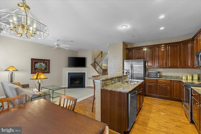 46134 BRISBANE SQ, Potomac Falls, VA 20165