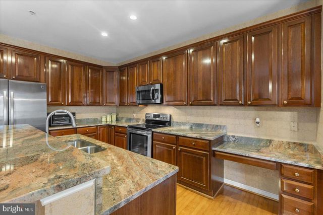 46134 BRISBANE SQ, Potomac Falls, VA 20165