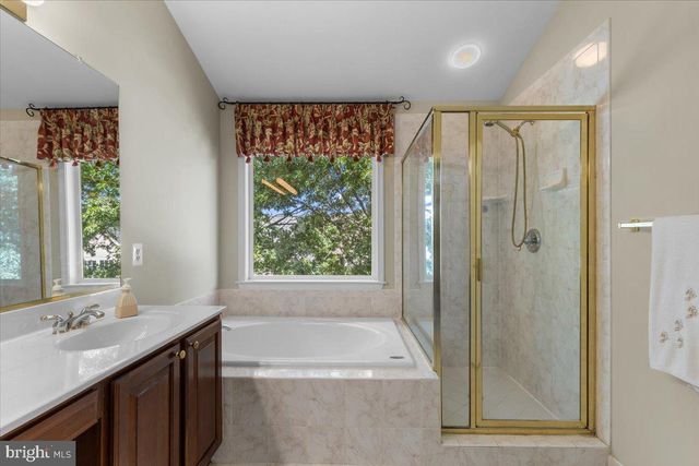 46134 BRISBANE SQ, Potomac Falls, VA 20165