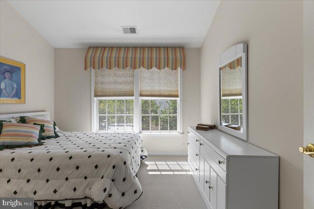 46134 BRISBANE SQ, Potomac Falls, VA 20165