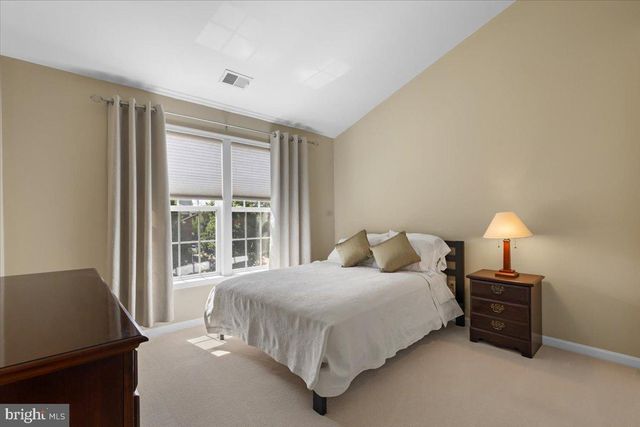 46134 BRISBANE SQ, Potomac Falls, VA 20165