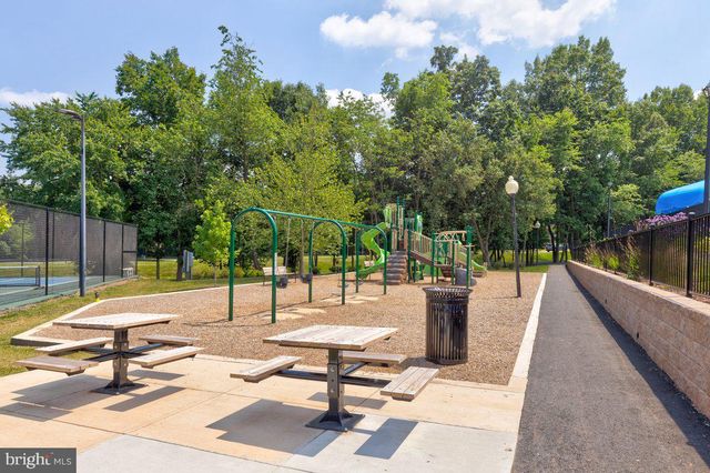 46134 BRISBANE SQ, Potomac Falls, VA 20165