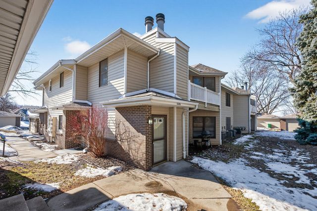 1046 E Travelers Trail 39, Burnsville, MN 55337
