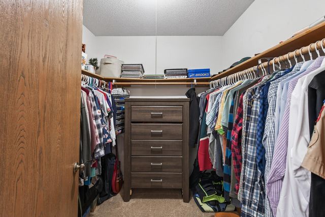 1046 E Travelers Trail 39, Burnsville, MN 55337