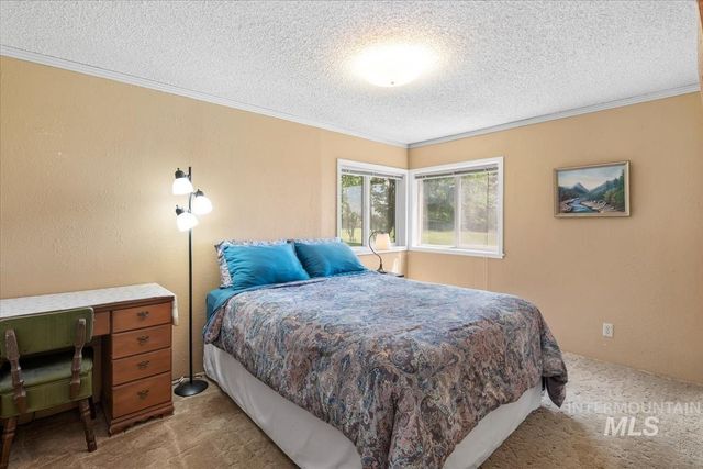 5758 W Hill Rd, Boise, ID 83703