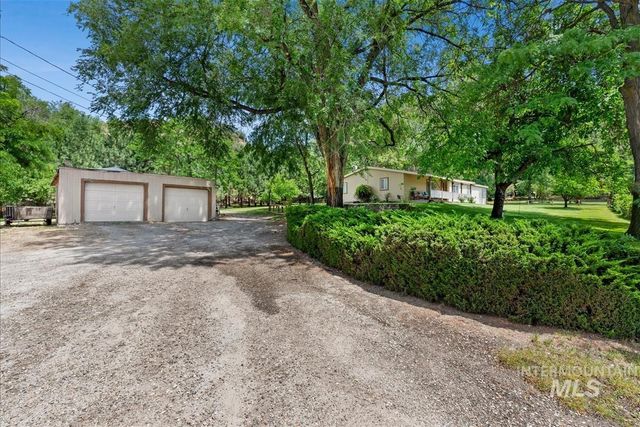 5758 W Hill Rd, Boise, ID 83703