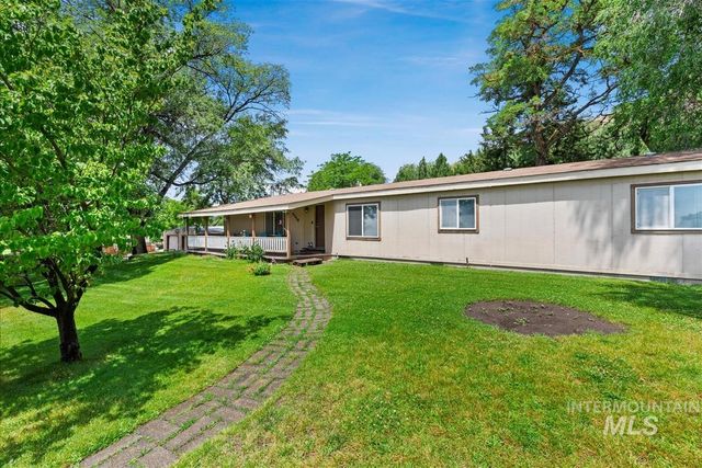 5758 W Hill Rd, Boise, ID 83703