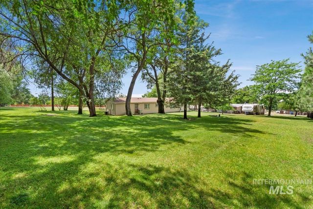 5758 W Hill Rd, Boise, ID 83703