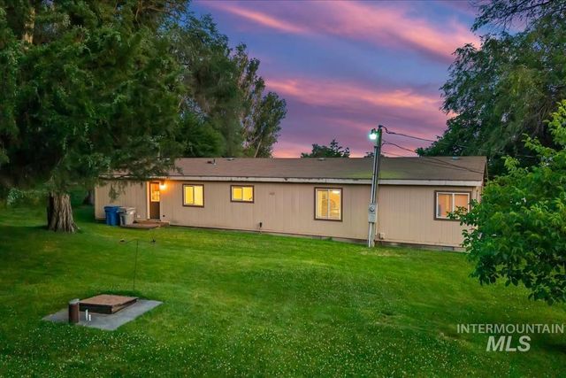 5758 W Hill Rd, Boise, ID 83703