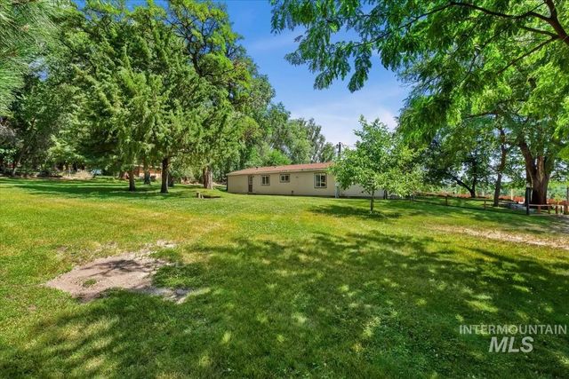 5758 W Hill Rd, Boise, ID 83703