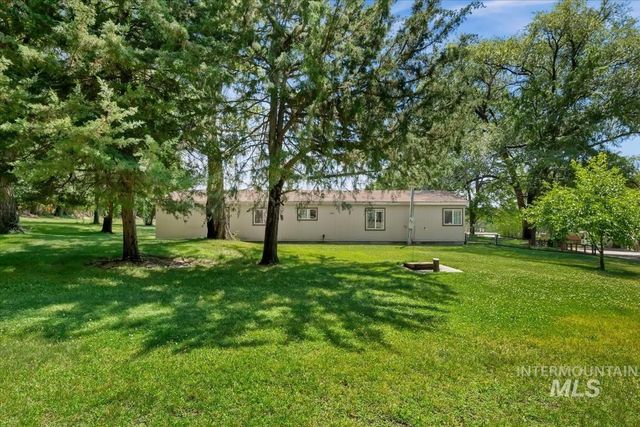 5758 W Hill Rd, Boise, ID 83703