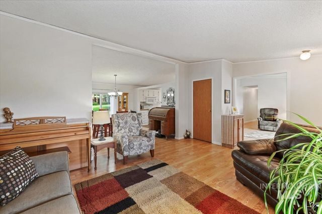 5758 W Hill Rd, Boise, ID 83703