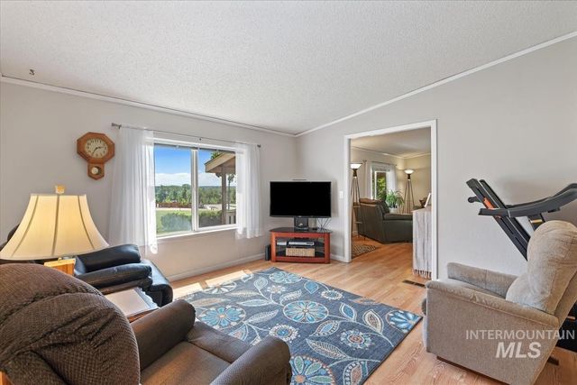 5758 W Hill Rd, Boise, ID 83703