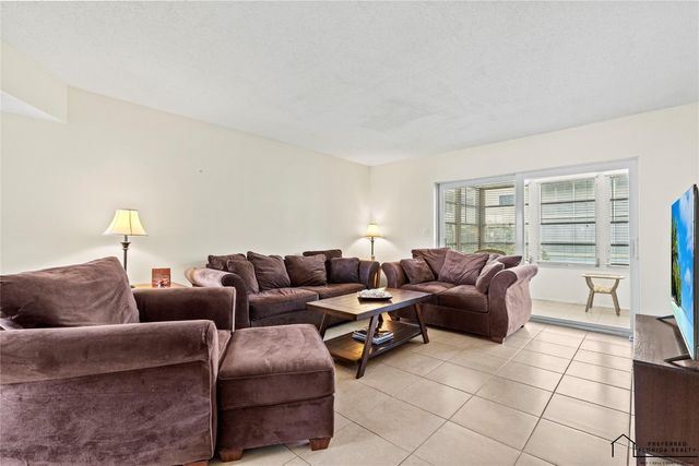 4191 NW 41st Street 316, Lauderdale Lakes, FL 33319