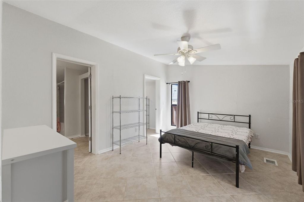 Image 23 of property listing at 515 S COVELAKE TERRACE, Inverness, FL 34450