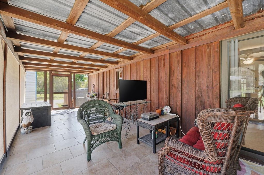 Image 37 of property listing at 515 S COVELAKE TERRACE, Inverness, FL 34450